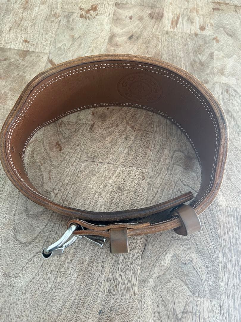 美品 トレーニングベルト パワーベルト サイズS ゴールドジム