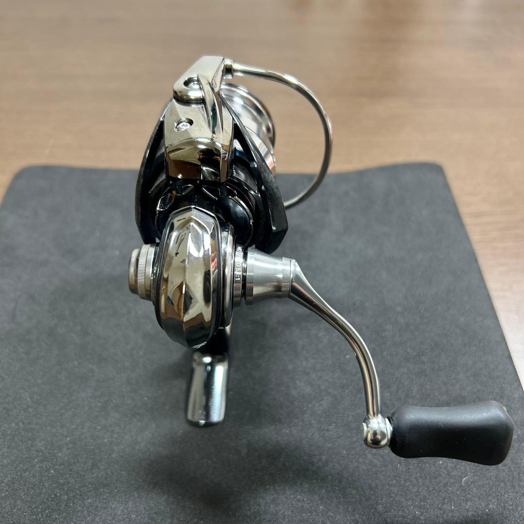 ダイワ18イグジストFC LT2500S-C 未使用品