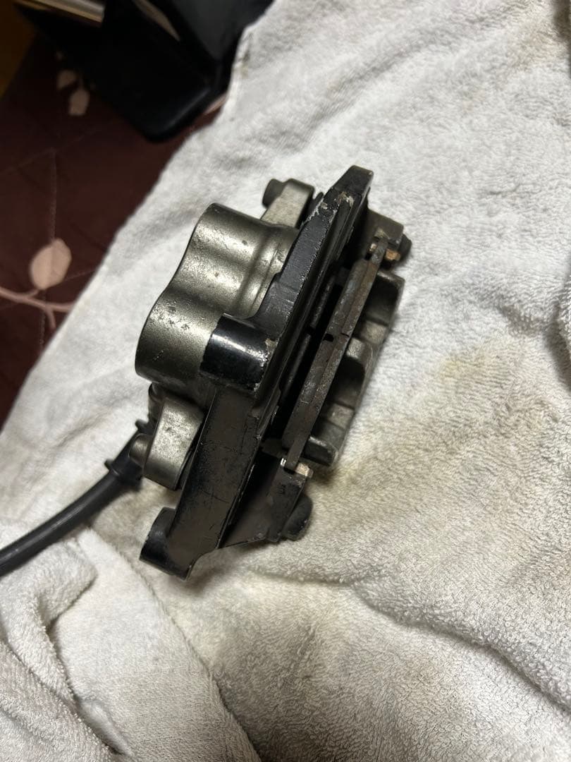 XJR 4HM フロント ブレーキキャリパー左右