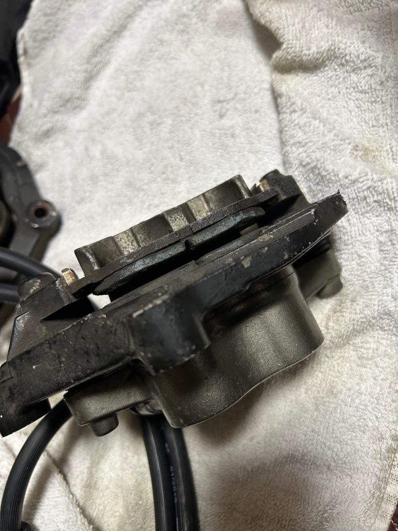 XJR 4HM フロント ブレーキキャリパー左右