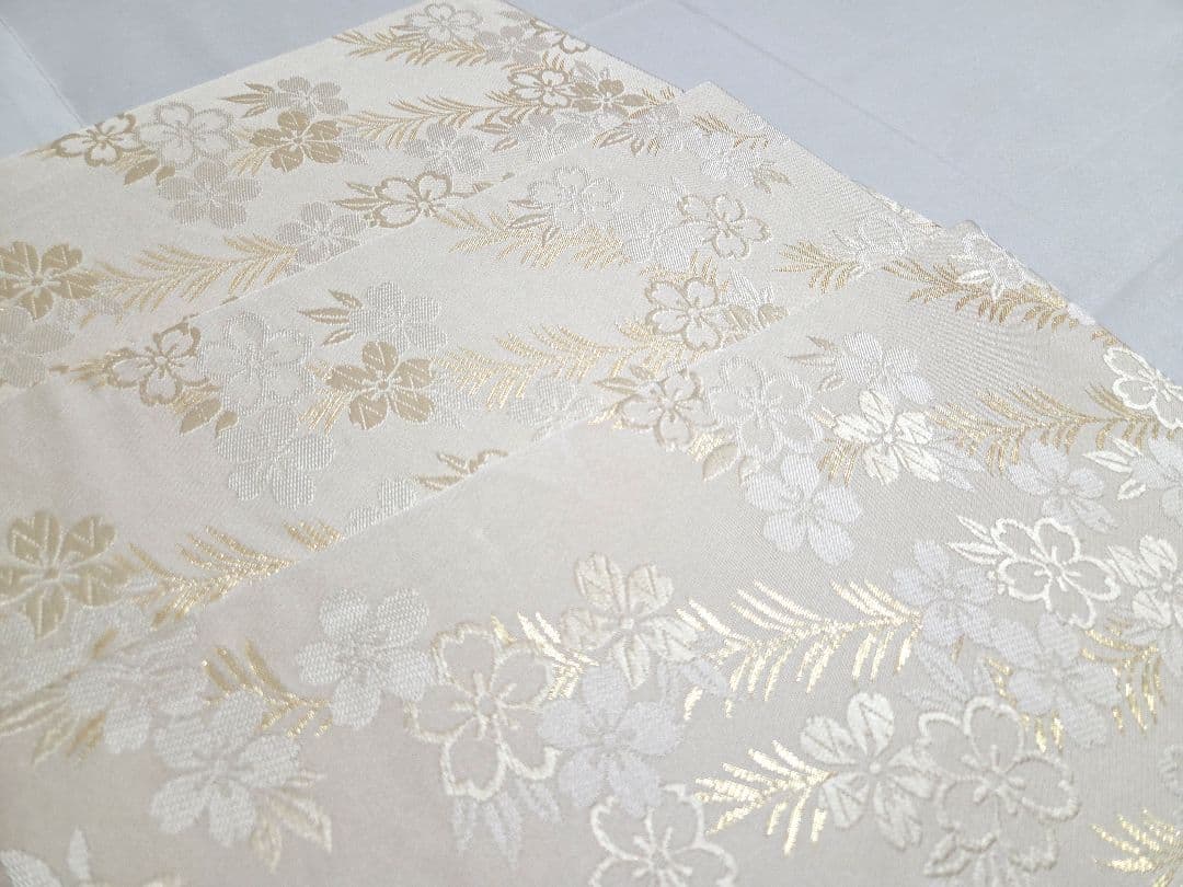 D 井筒工芸謹製 花柳流 桜の花模様 白色 金糸 全通 正絹 開仕立て名古屋帯