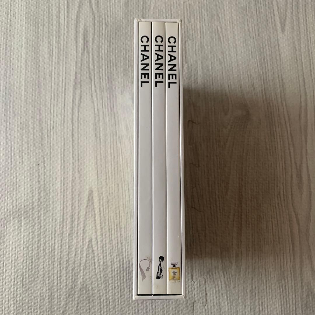 CHANEL 雑誌　洋書
