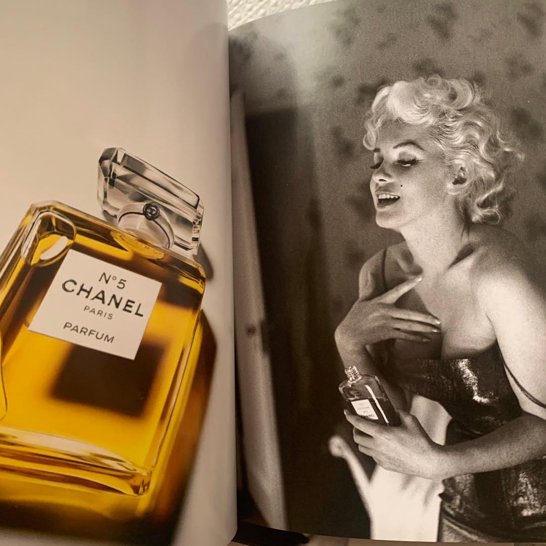 CHANEL 雑誌　洋書