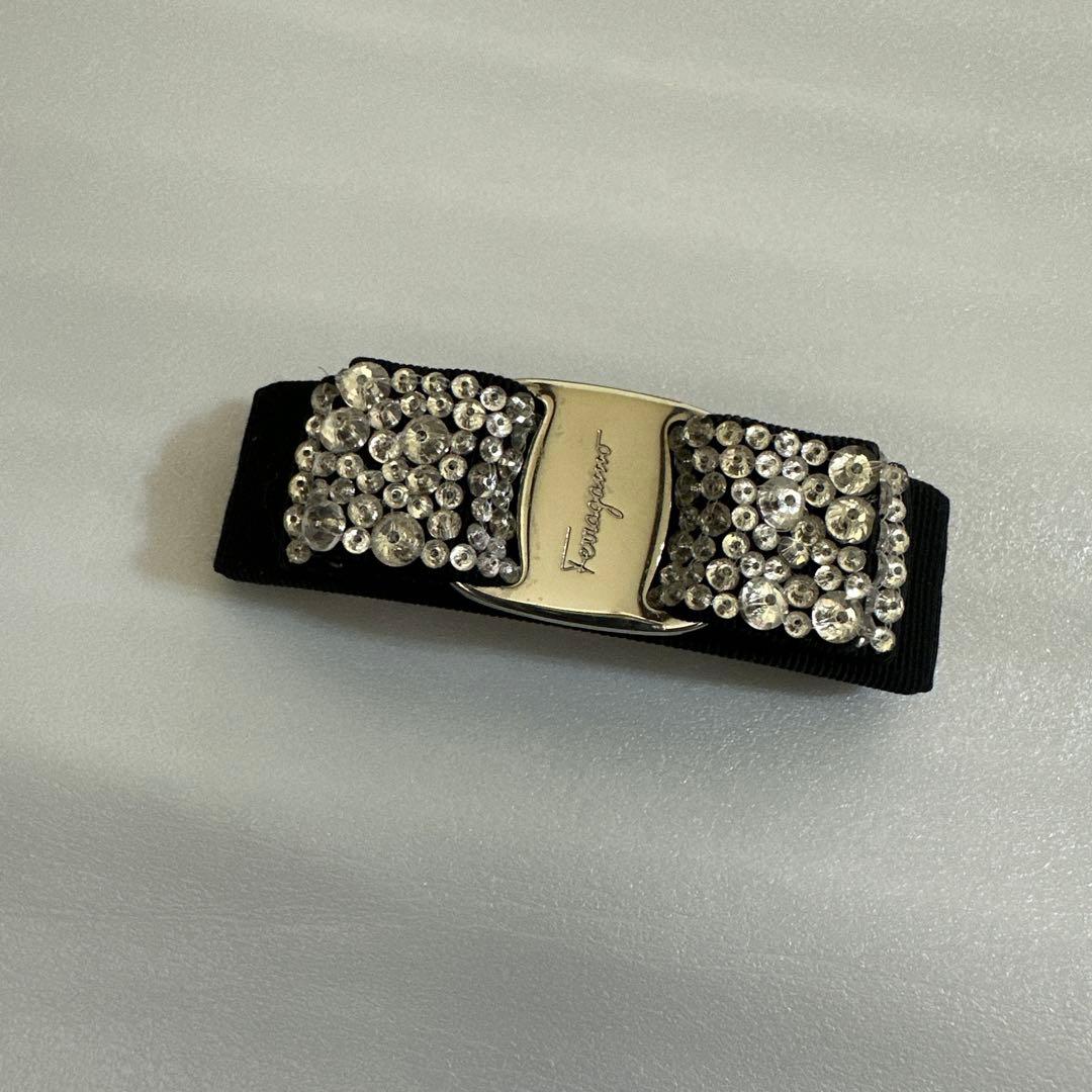 フェラガモ　バレッタ　シルバー金具