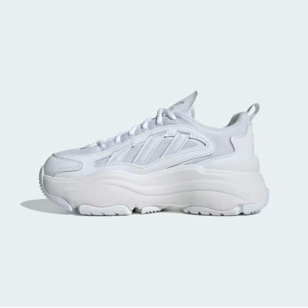 新品未使用　adidas OZGAIA W 24.0cm ホワイト