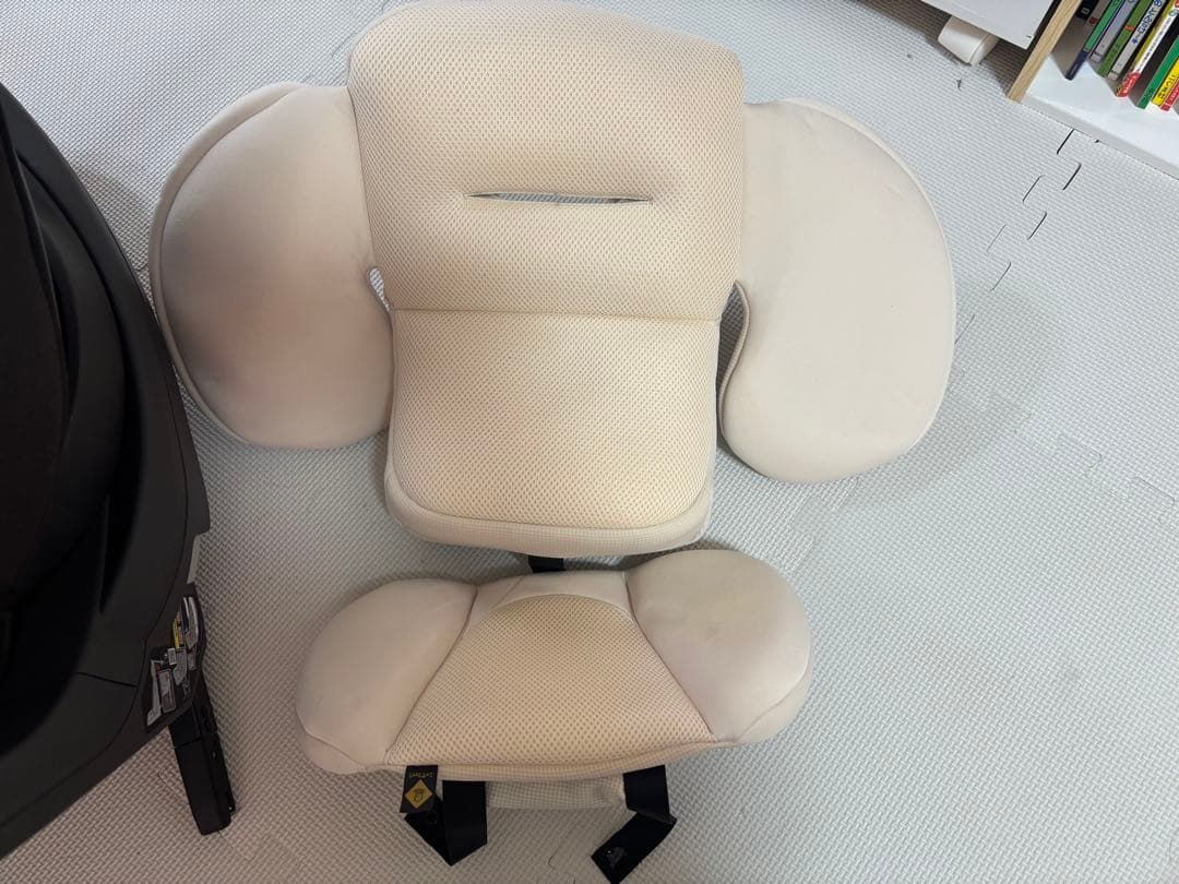 【yui⭐︎。.】コンビ THE S (ザ・エス) ISOFIX ベージュ