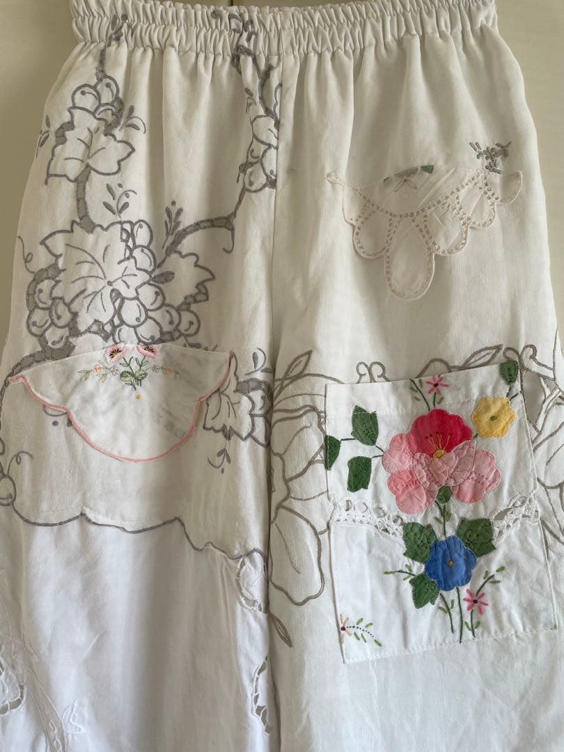 【新品】ヴンテージクロスリメイクパンツ　パッチワークパンツ　全裏地付き　ピンク花