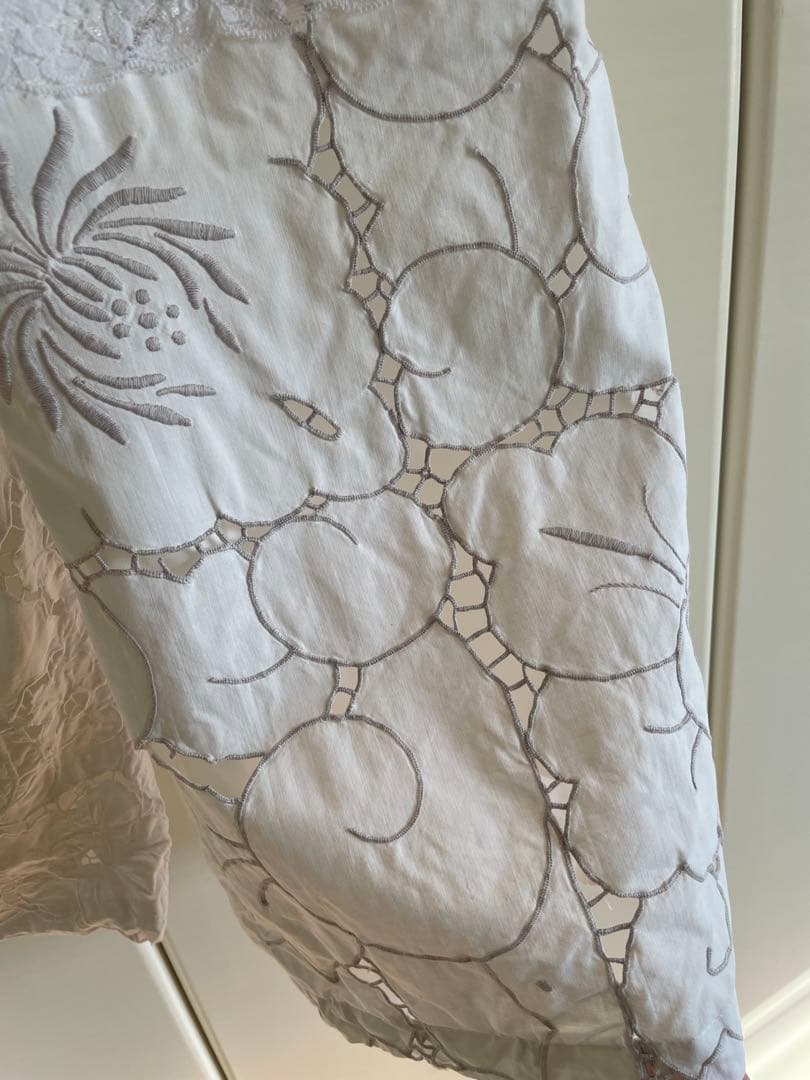 【新品】ヴンテージクロスリメイクパンツ　パッチワークパンツ　全裏地付き　ピンク花