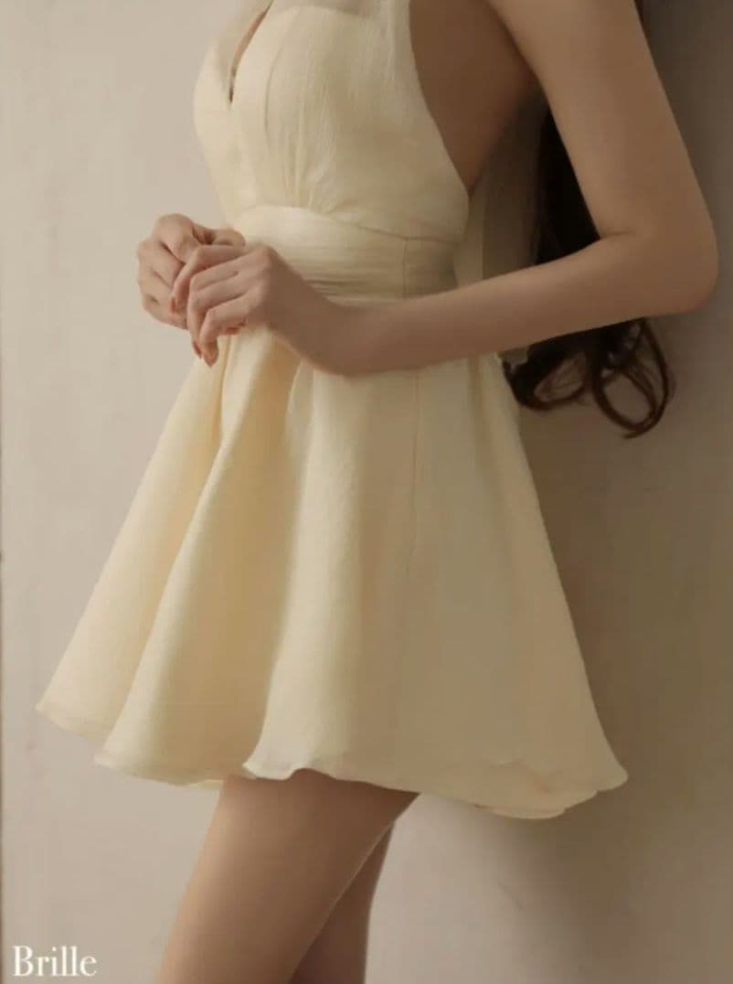 み*こ様 534Brille アイボリーホルタードレス Sサイズ