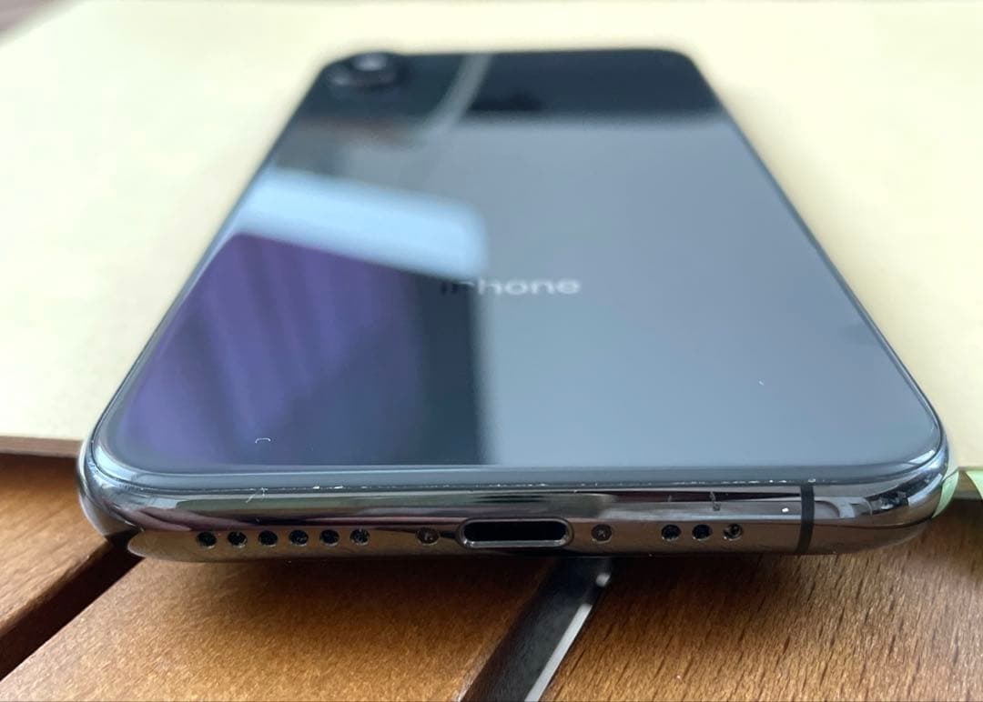 美品　iPhoneXs 256GB スペースグレイ