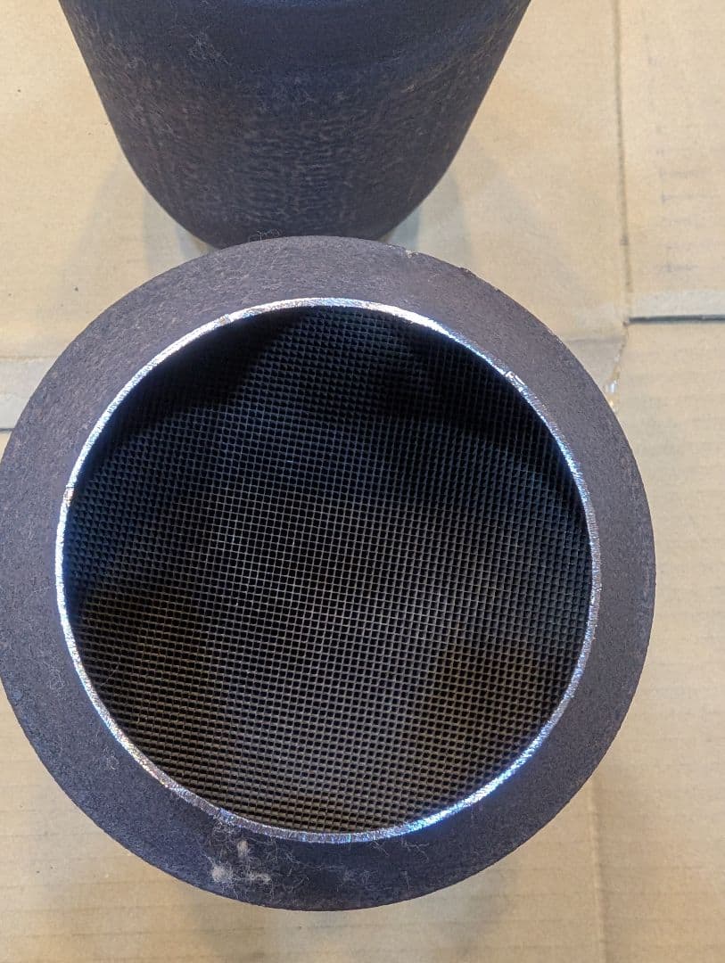 触媒　素材　トヨタヴォクシー