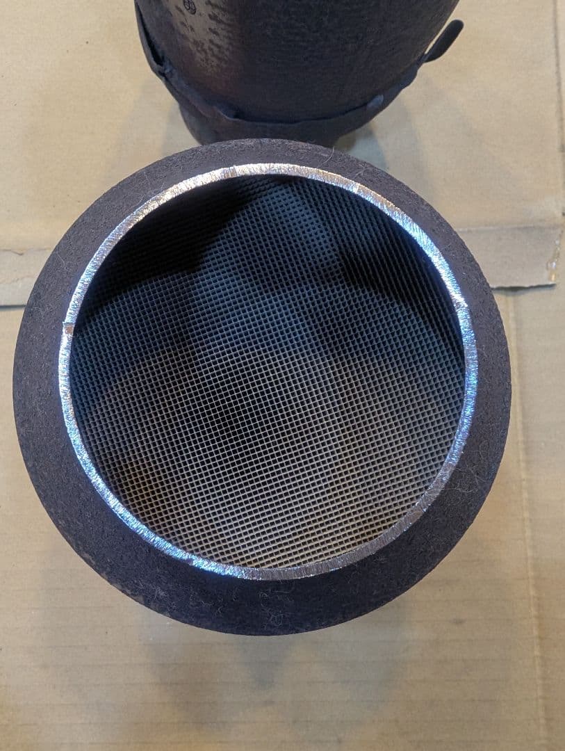 触媒　素材　トヨタヴォクシー