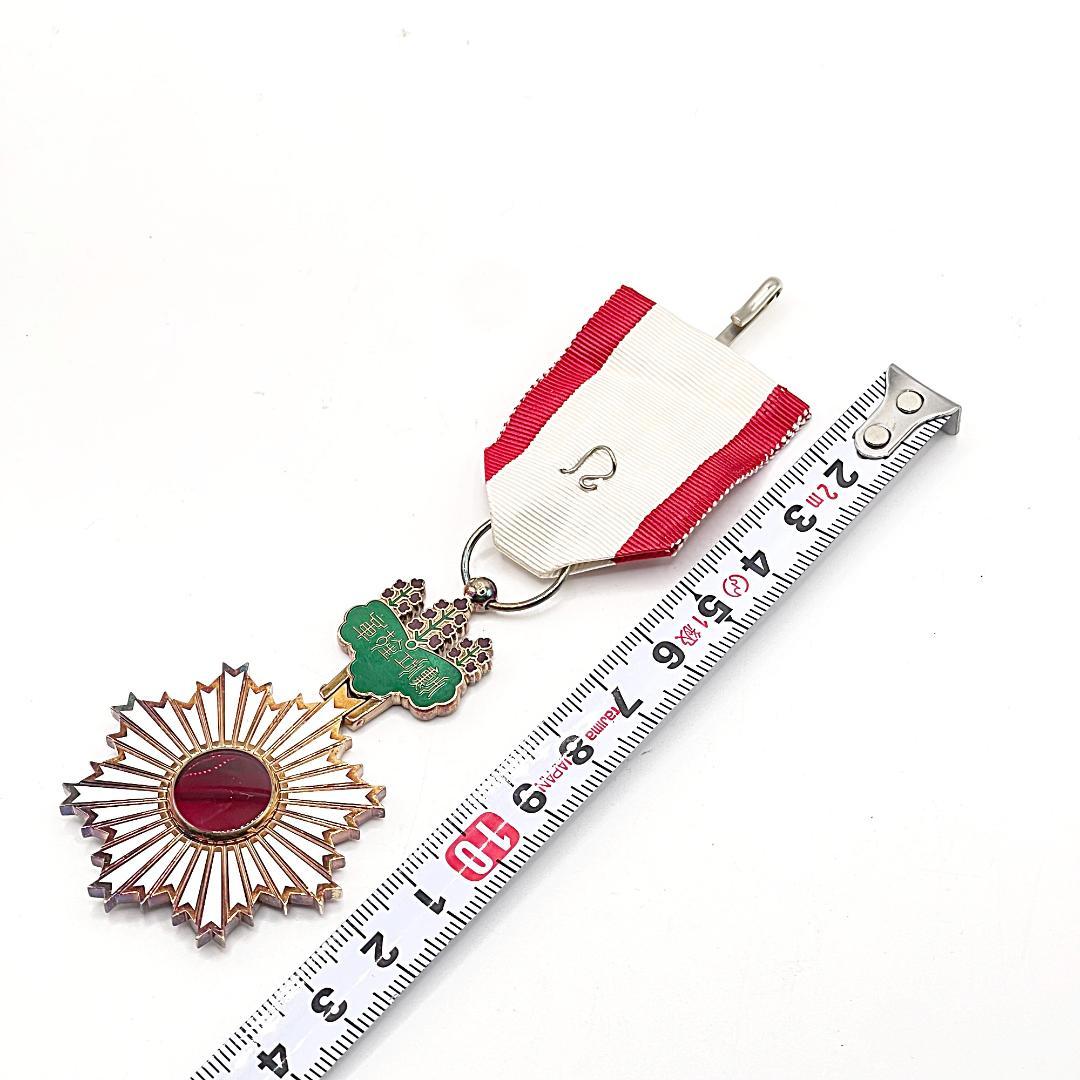 勲章 勲四等旭日小綬章 本体のみ 旧日本軍 ミリタリー