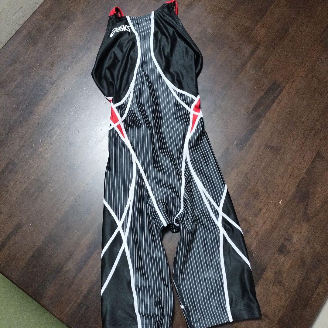 asics スポーツ用水着 黒/赤 ストライプ