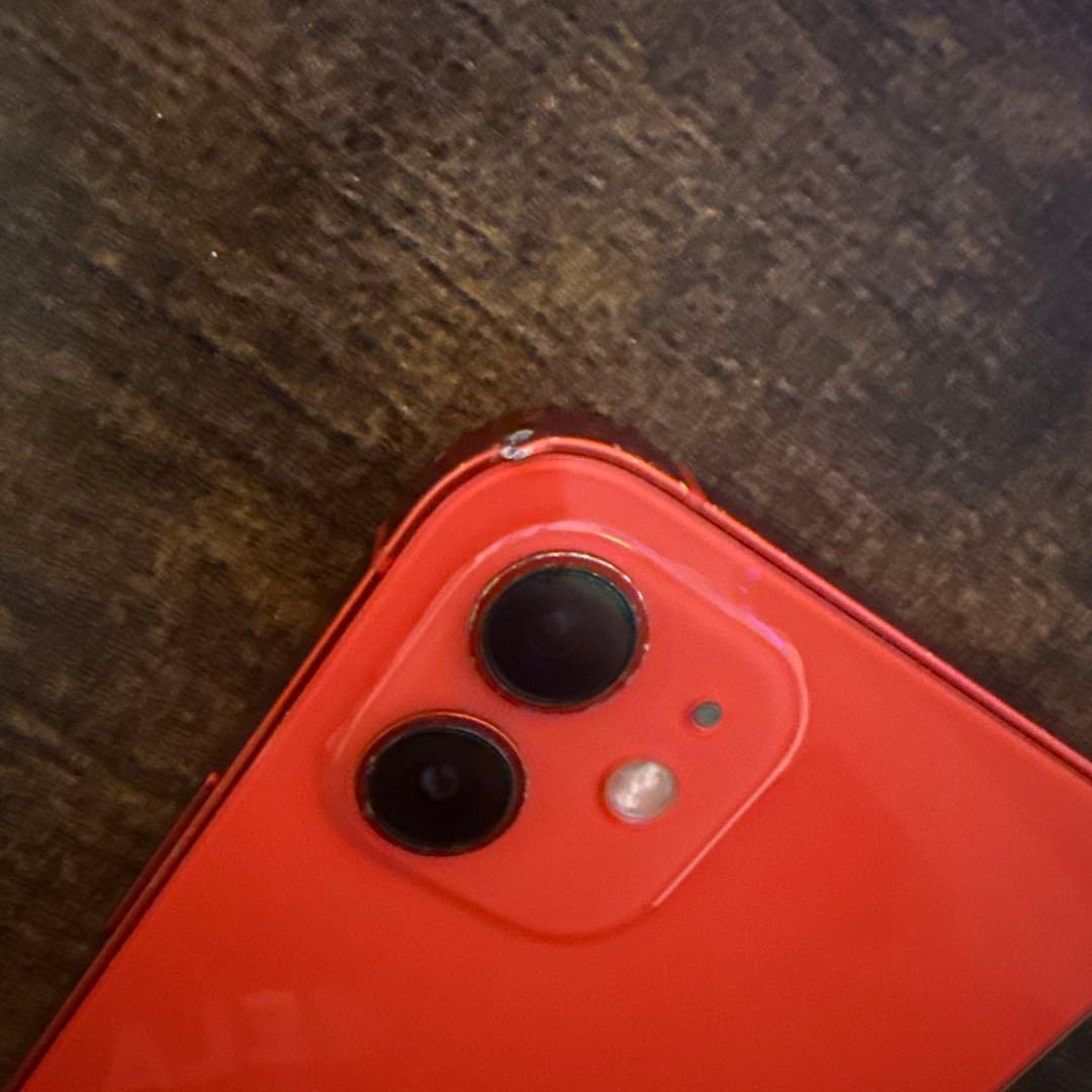 Apple iPhone 12 赤