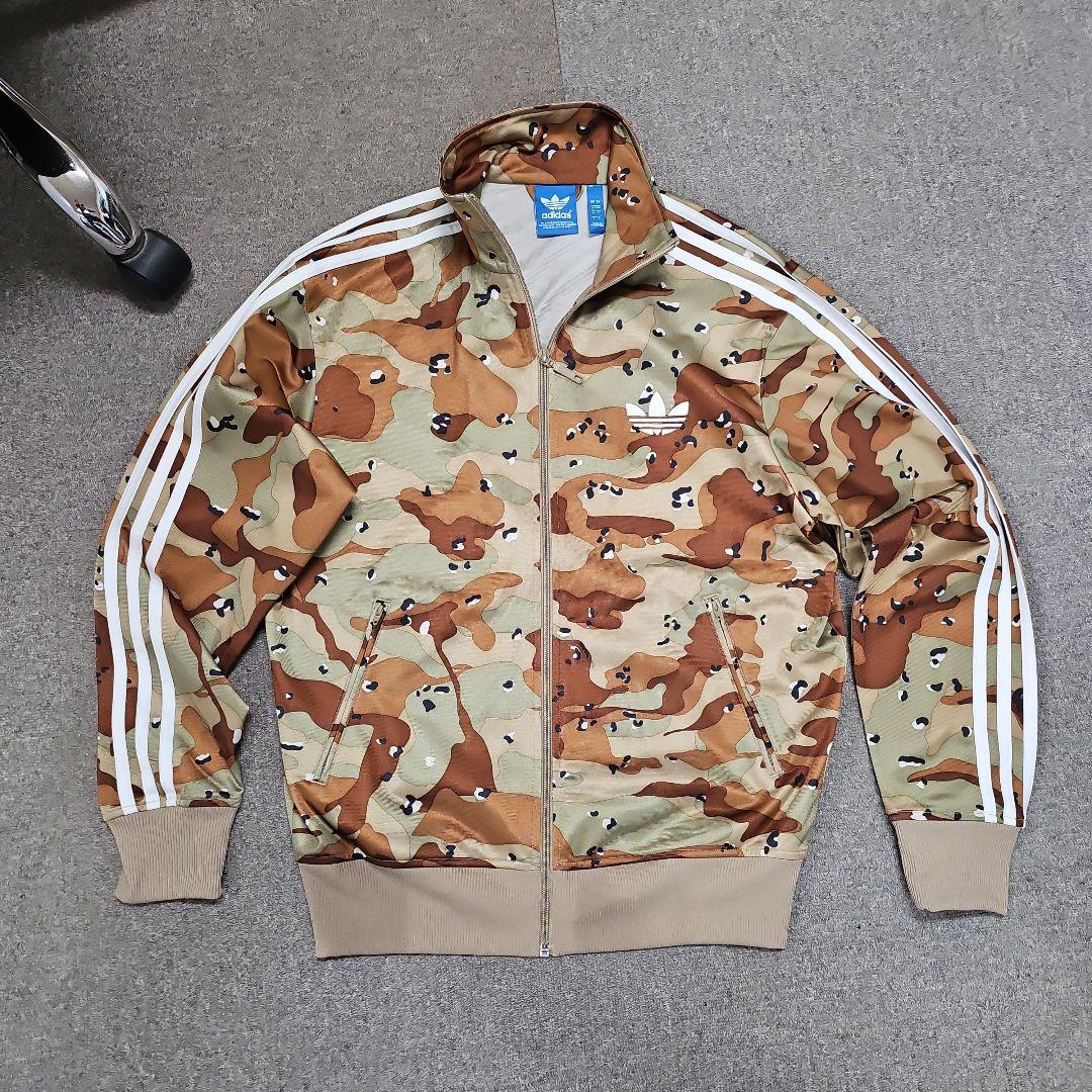 adidas 迷彩柄ジャージセットアップ