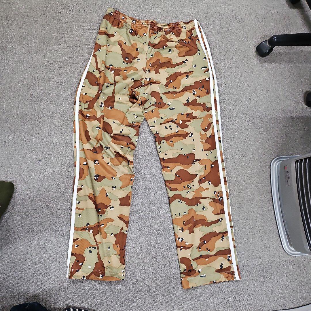 adidas 迷彩柄ジャージセットアップ