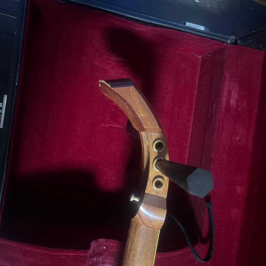 三味線本体 木製 3本の弦 専用ケース付き