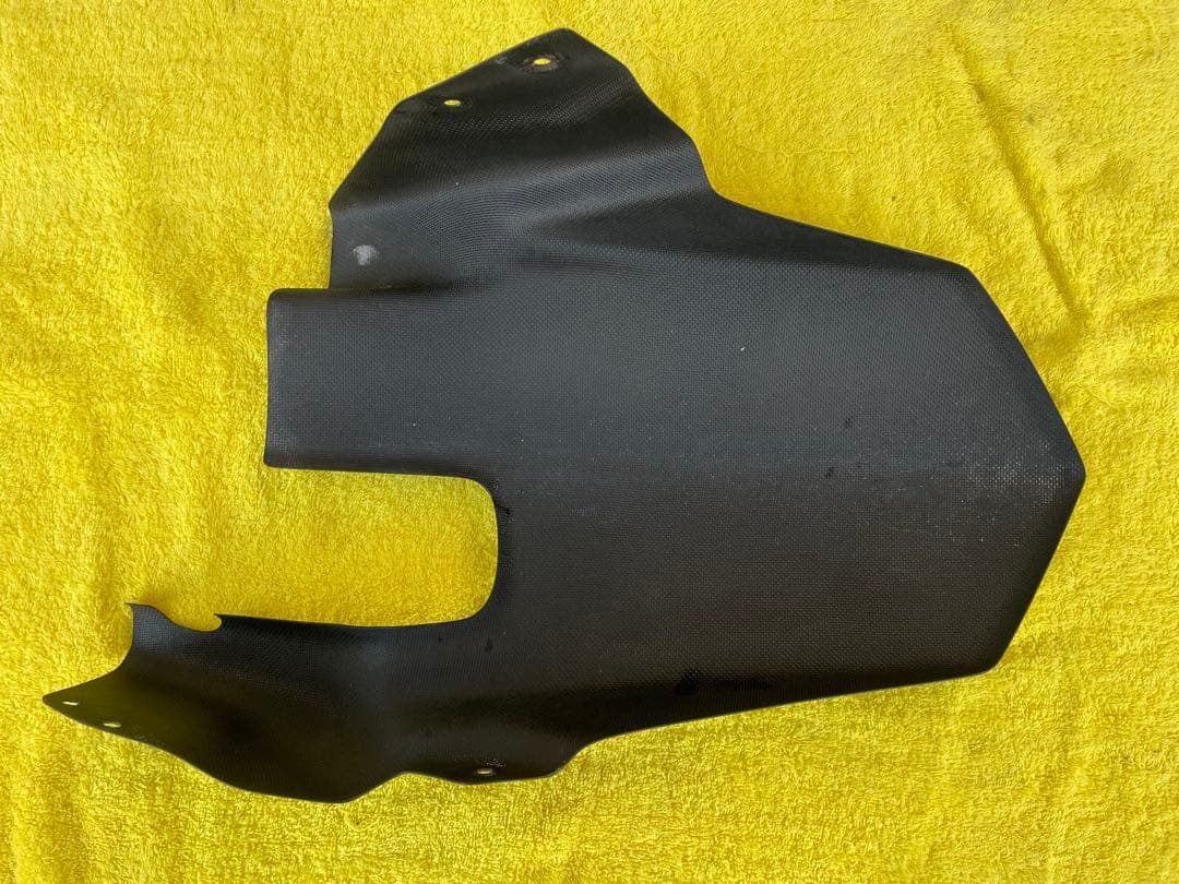 Z1000 マジカルレーシング カーボンインナーフェンダー チェーンカバー