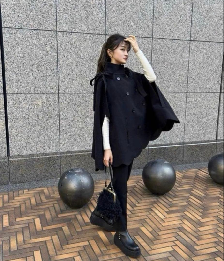 【1/8までの出品】bibiy ポンチョコート　ケープ　コート　CAPE