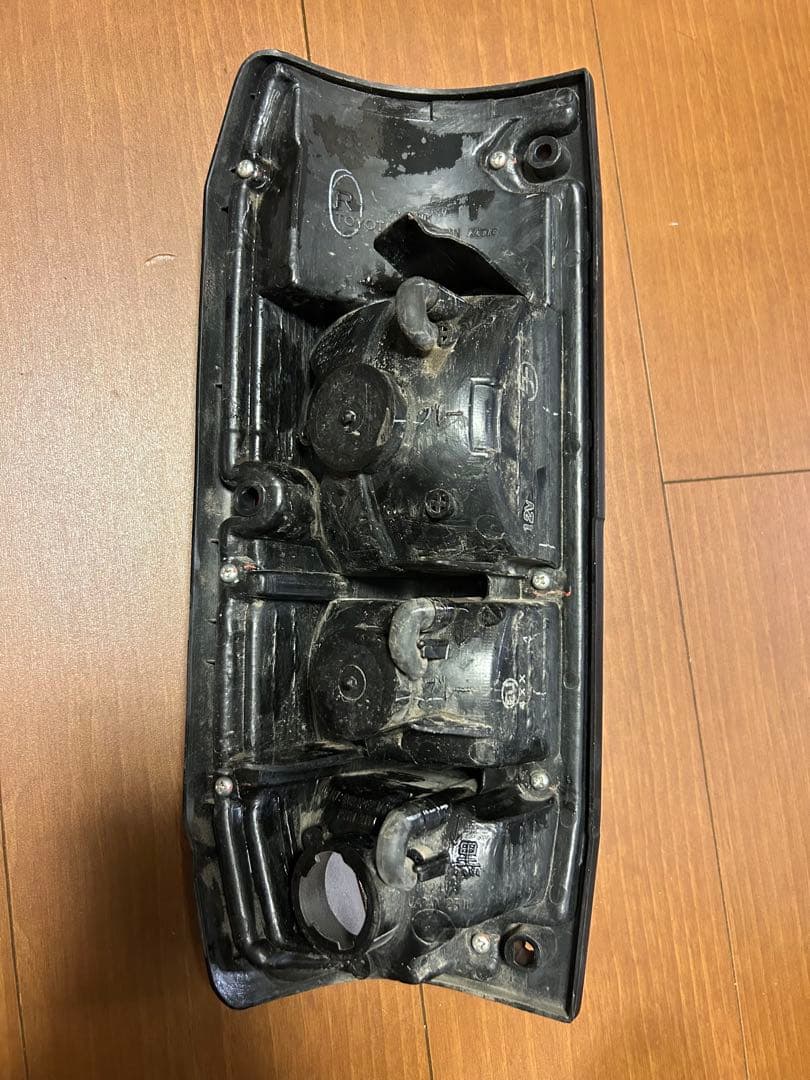 【トヨタ純正】再販ランクル70 テールランプ GRJ76 GDJ76HZJ76