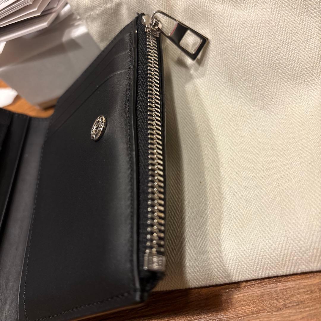 ※最終値下げ本日限り　LOEWE 二つ折り財布