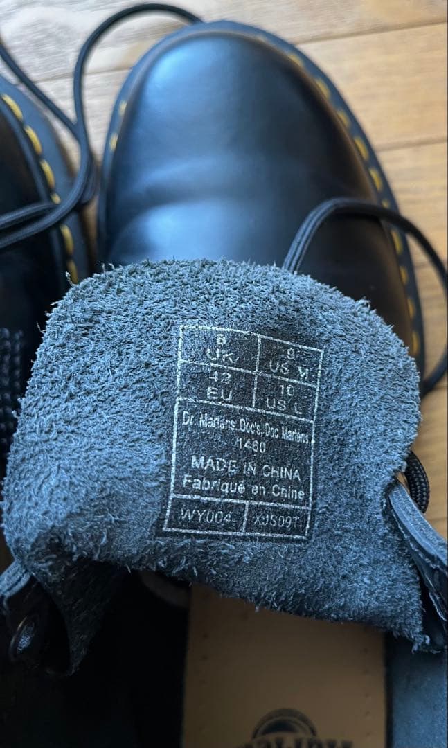 ドクターマーチン Dr.Martens UK8 ブラック 8ホール1460