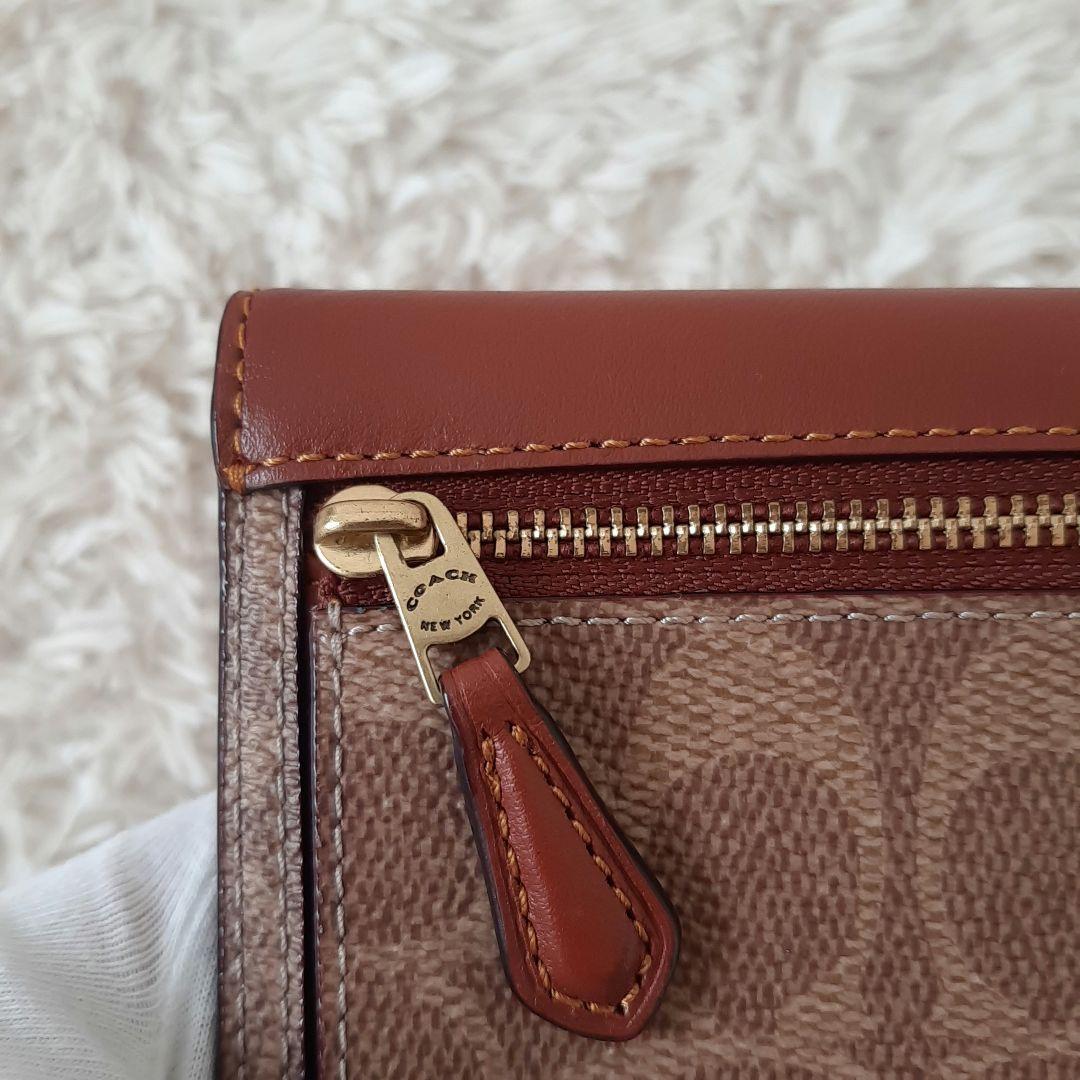 未使用品　COACH　コーチ　三つ折り財布　シグネチャー　ブラウン　C2329