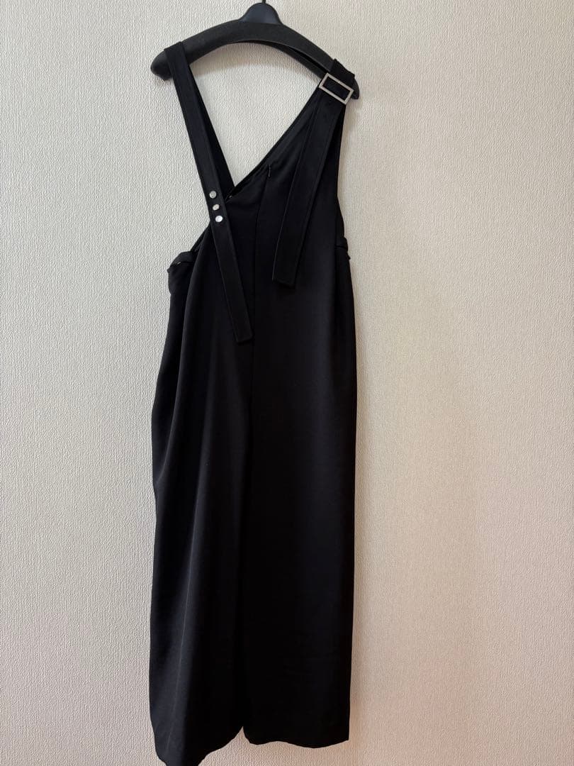 UN3D. 黒 サロペット 片側ストラップ
