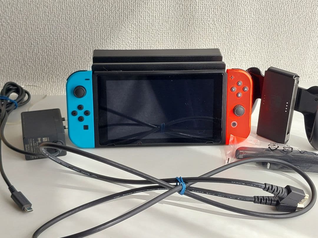 みんなで遊べる！Nintendo Switch 本体セット青/赤