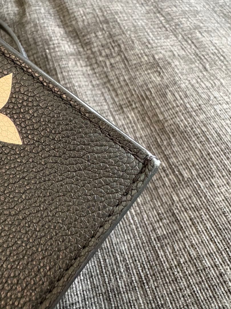 ルイ ヴィトン モノグラム アンプラント プティット サックプラショルダーバッグ