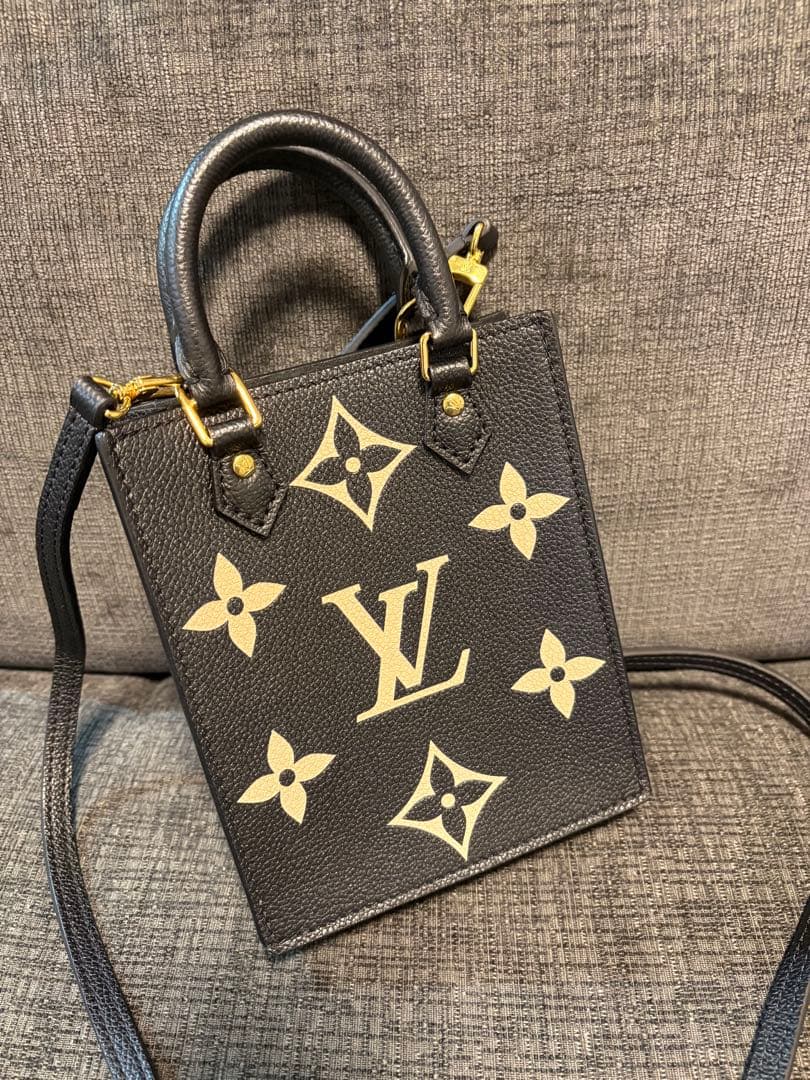 ルイ ヴィトン モノグラム アンプラント プティット サックプラショルダーバッグ