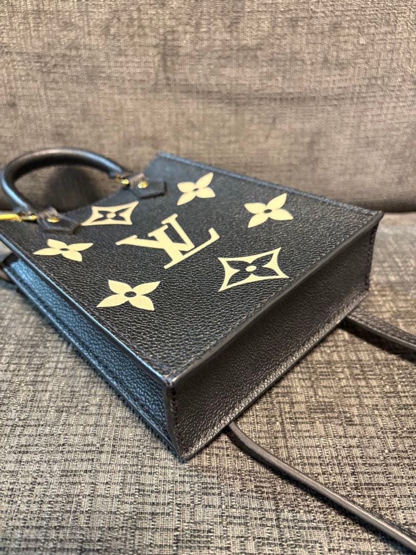 ルイ ヴィトン モノグラム アンプラント プティット サックプラショルダーバッグ