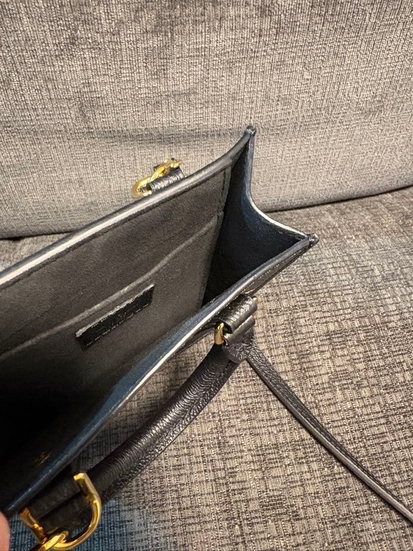 ルイ ヴィトン モノグラム アンプラント プティット サックプラショルダーバッグ