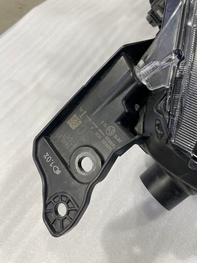 スイフト　ヘッドライト zddds