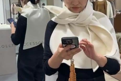 新品完売未使用人気デコルテアクセサリーストールヘイブveryメゾンドドルチェ阪急