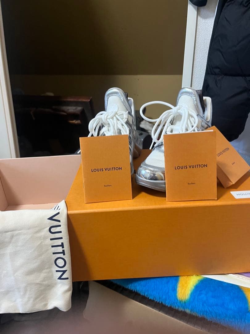 ルイヴィトン アークライト スニーカー　シルバー