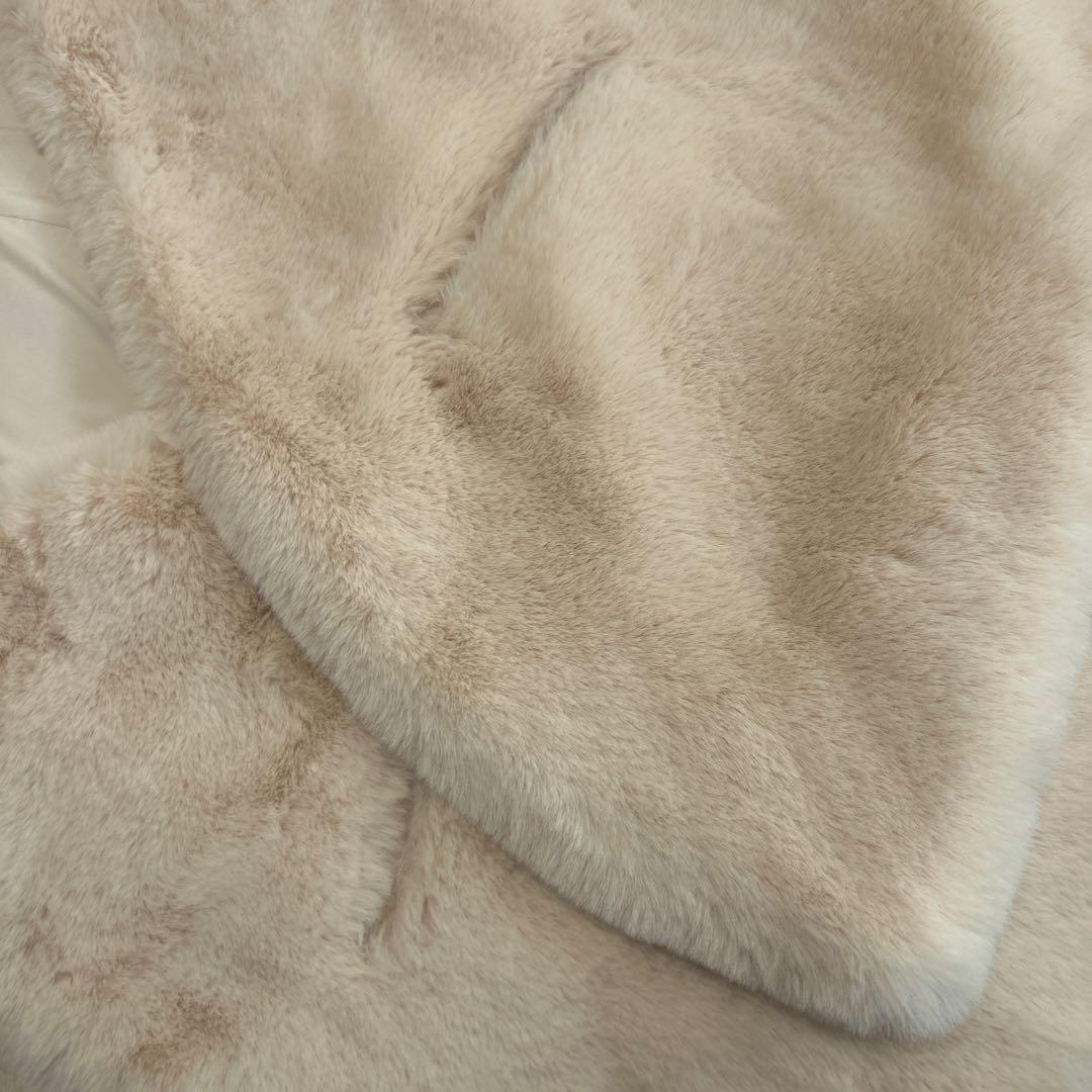 [新品]JENNEリッチボリュームファーケープ　アイボリー