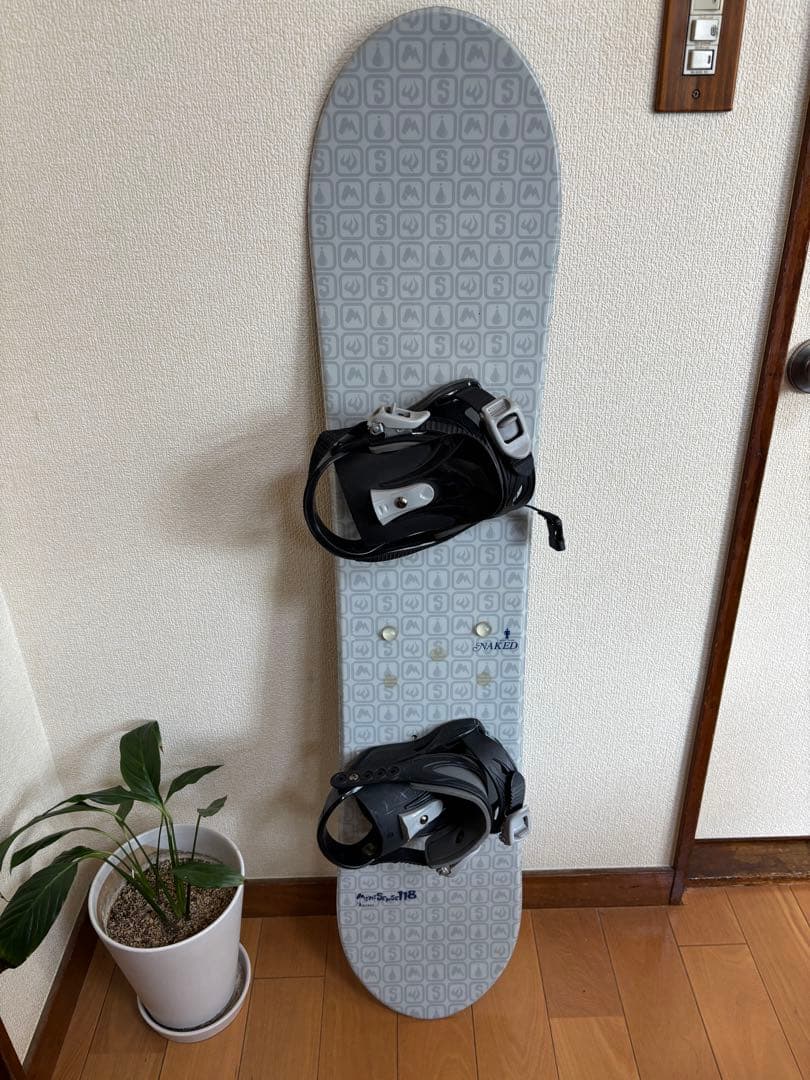 NAKED スノーボード　118センチ　キッズスノーボード　直接引き取りのみ