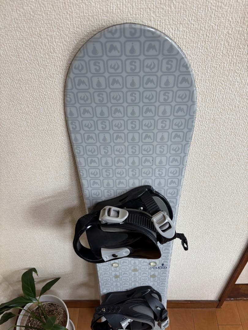 NAKED スノーボード　118センチ　キッズスノーボード　直接引き取りのみ