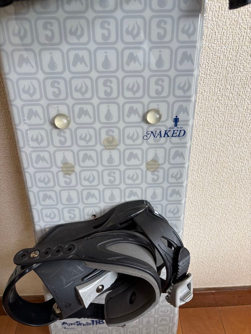 NAKED スノーボード　118センチ　キッズスノーボード　直接引き取りのみ