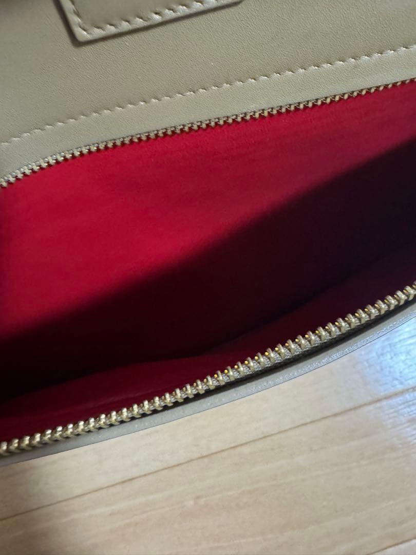 フェラガモ レザートートバッグ ベージュ　ゴールド金具　比較的美品