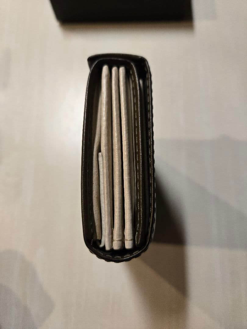 エムピウ　ミッレフォッリエ　p25 グリージョ