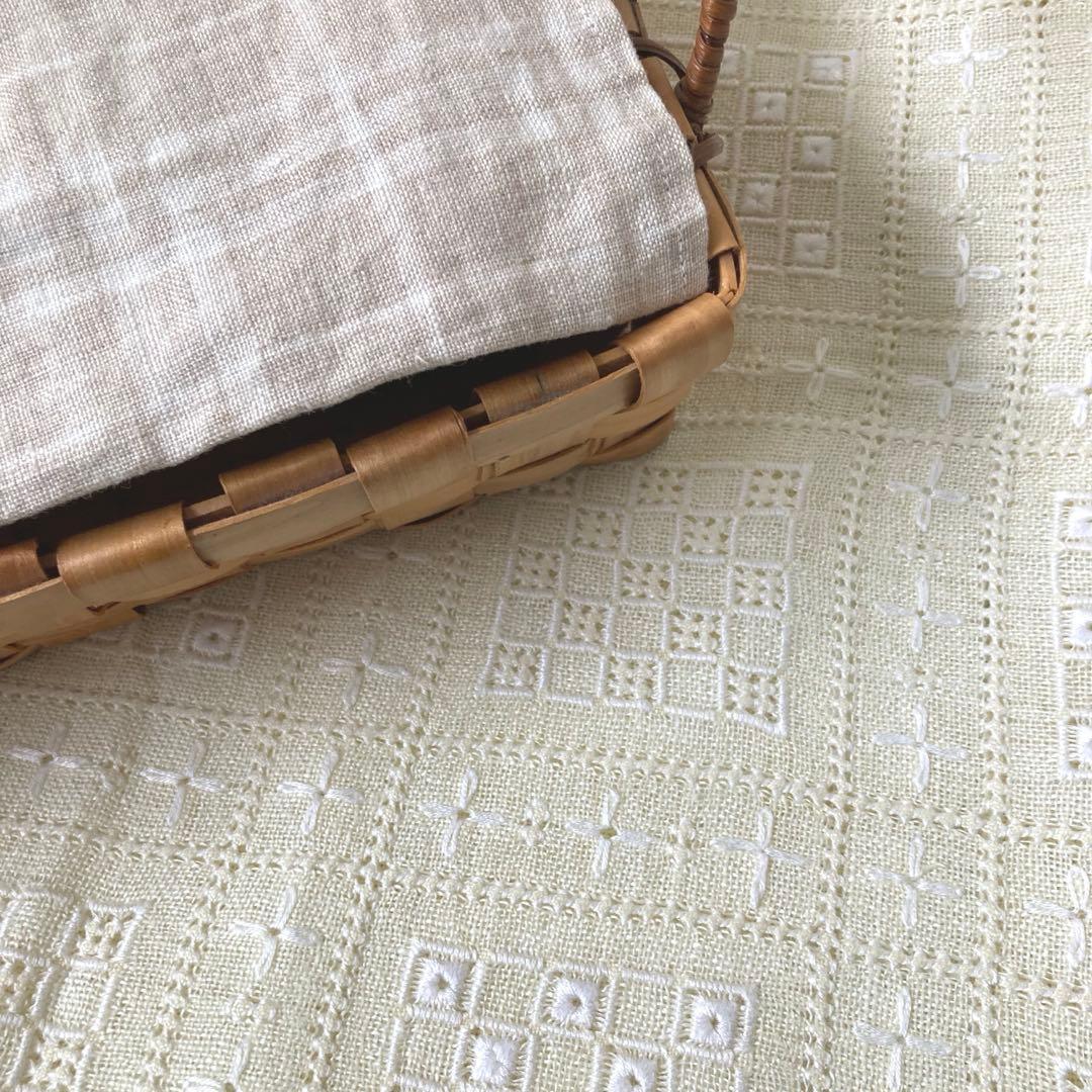 【SALE】北欧ヴィンテージ丁寧なニードルワークが施されたテーブルクロス