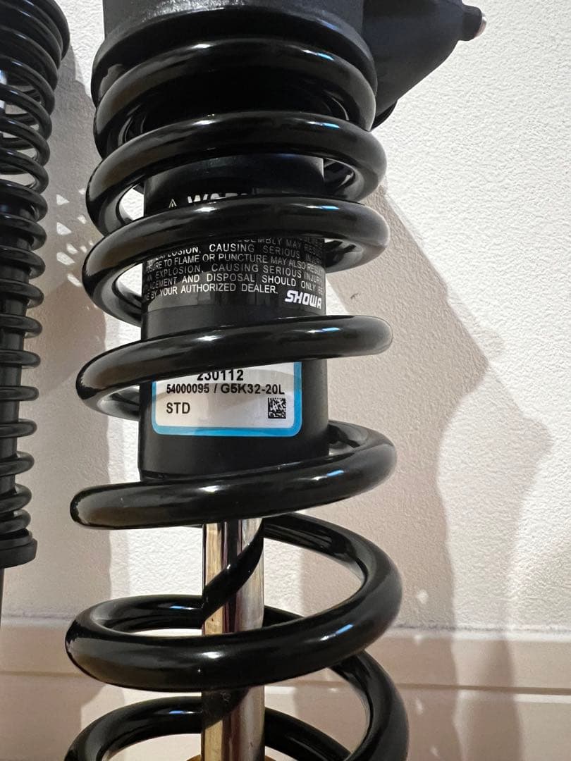 ハーレーダビッドソン純正リアショック　2023年ロードグライドST