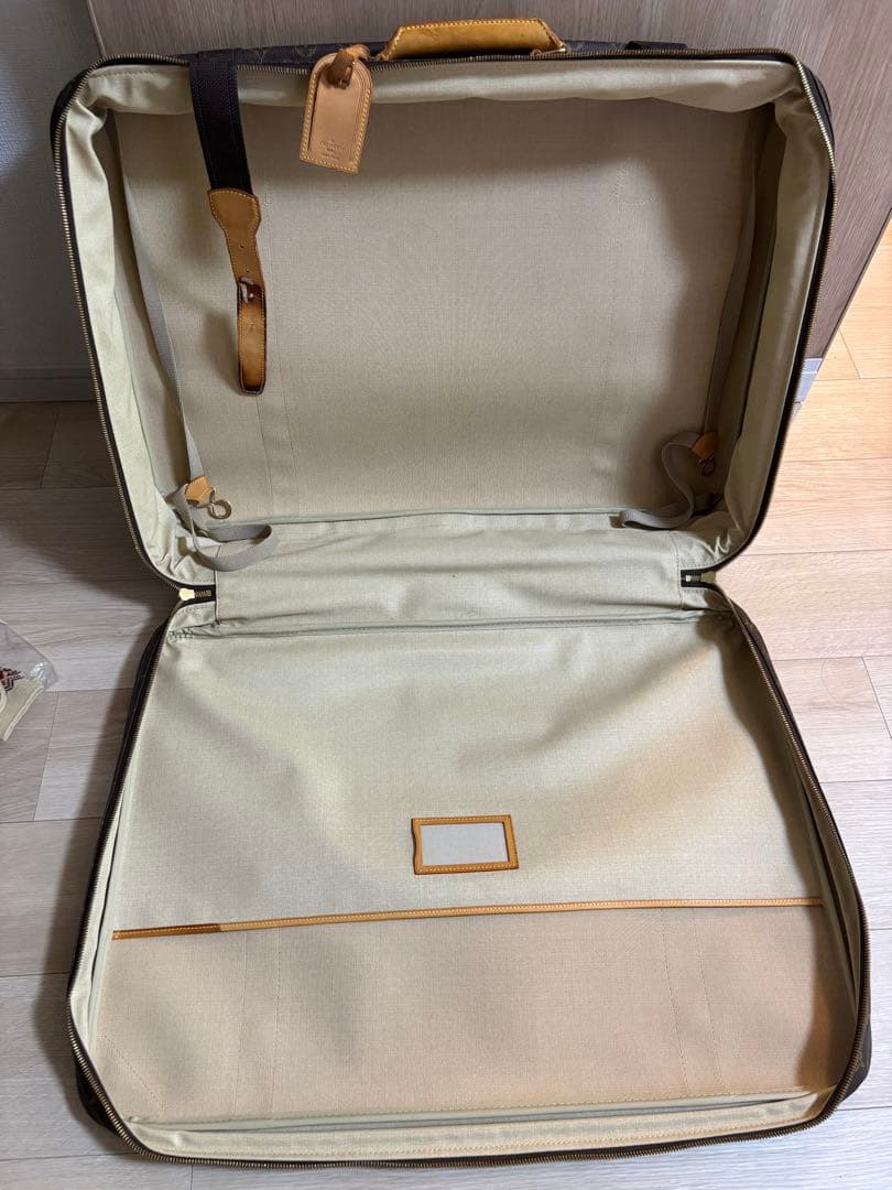 ルイヴィトン モノグラム サテライト 70