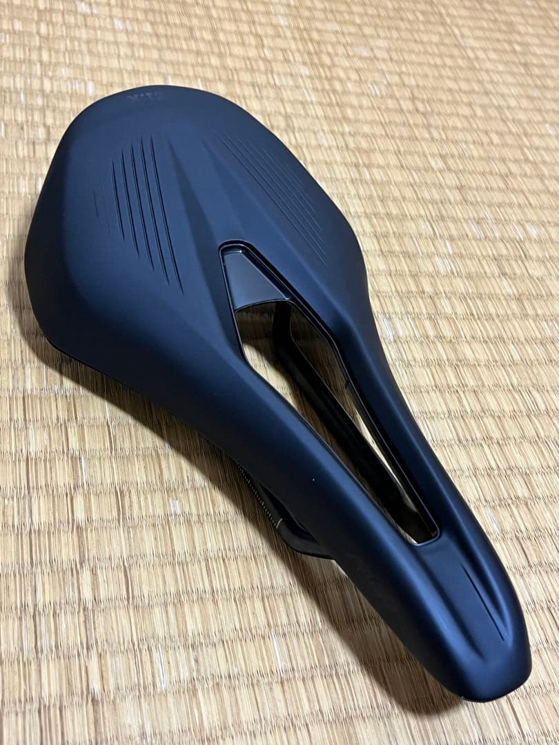 fi'zi:kフィジークARGO VENTO R1 カーボンレール