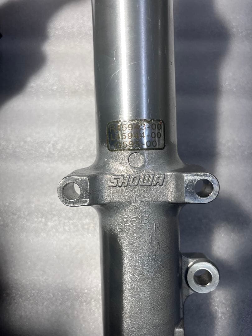 ハーレー　ダイナ　スポーツスター　フロントフォーク　39mm用　減衰調整式　右