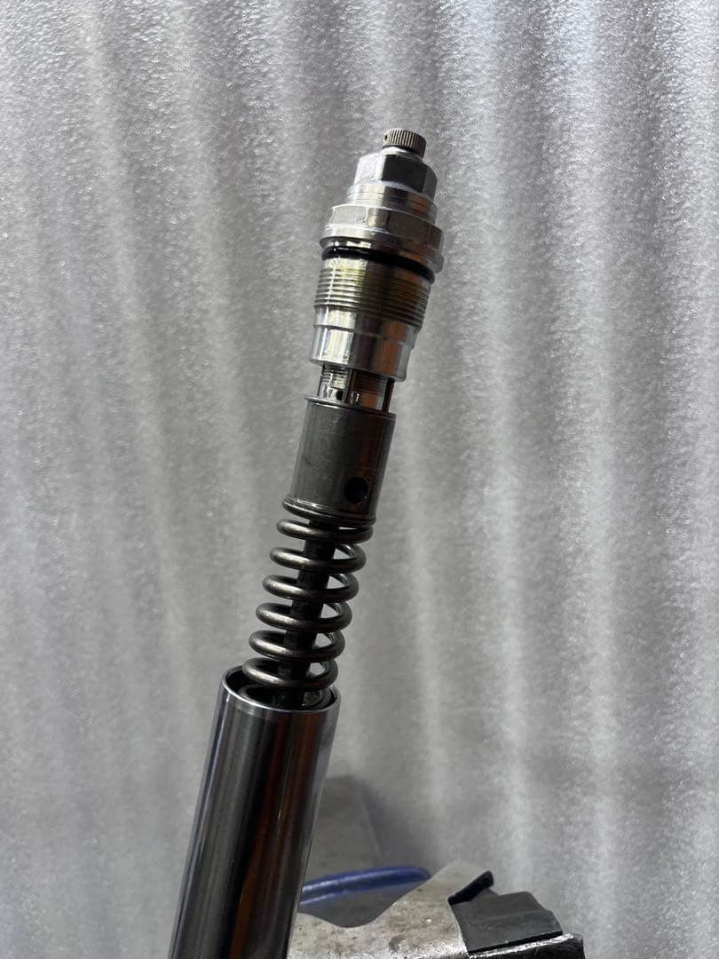 ハーレー　ダイナ　スポーツスター　フロントフォーク　39mm用　減衰調整式　右