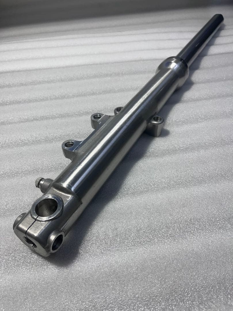 ハーレー　ダイナ　スポーツスター　フロントフォーク　39mm用　減衰調整式　右